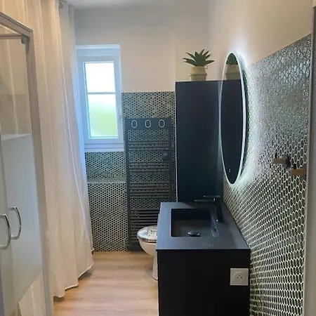 Refait A Neuf, Idealement Situe *